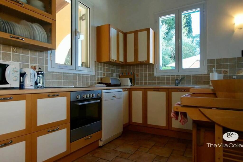 Villa Gastouri Pascalia With Heated Pool In October And Views Achílleion
