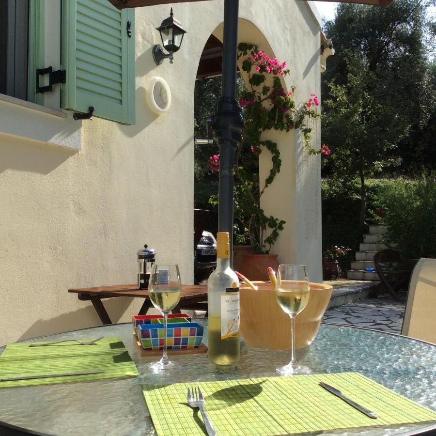 Gastouri Pascalia With Heated Pool In October And Views Achílleion